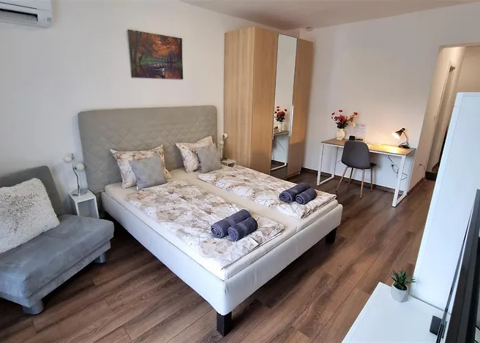 Luxury Quiet In The Center Apartment *